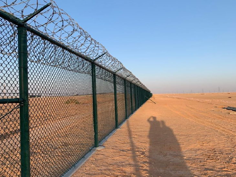 شبك شائك ومجلفن